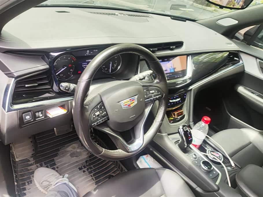 Cadillac XT6