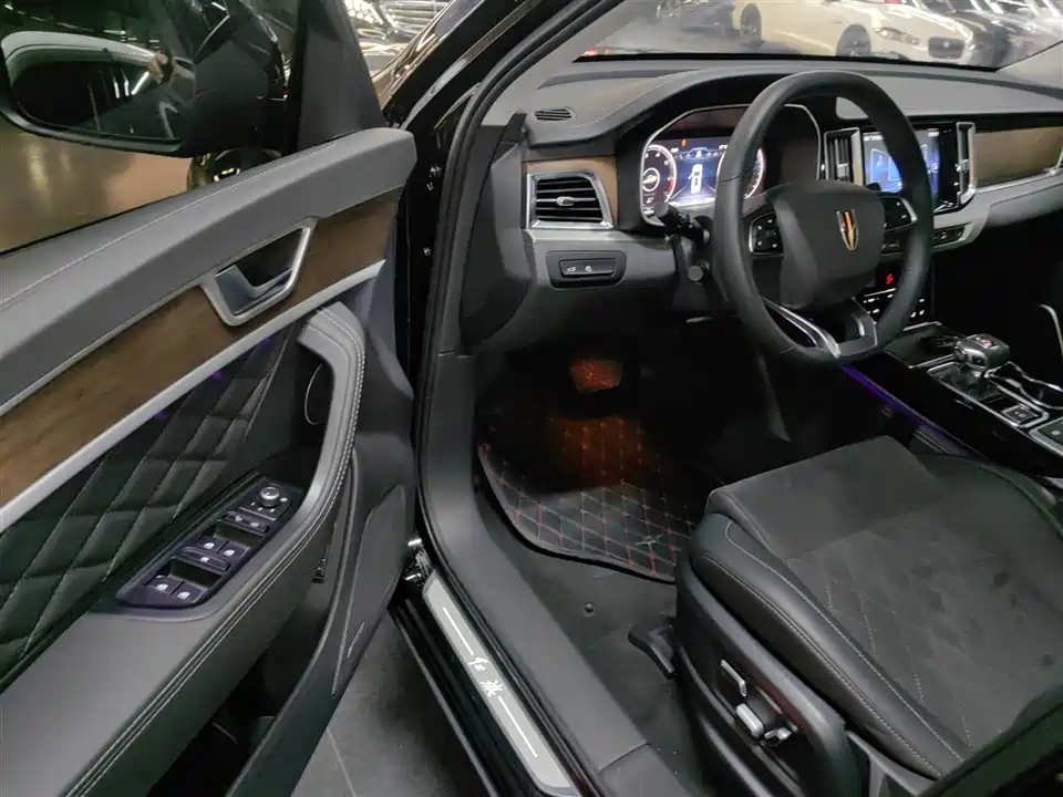 Hongqi HS7