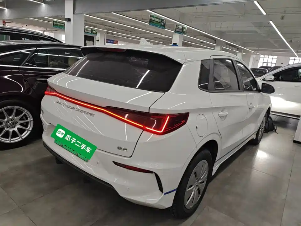 BYD e2