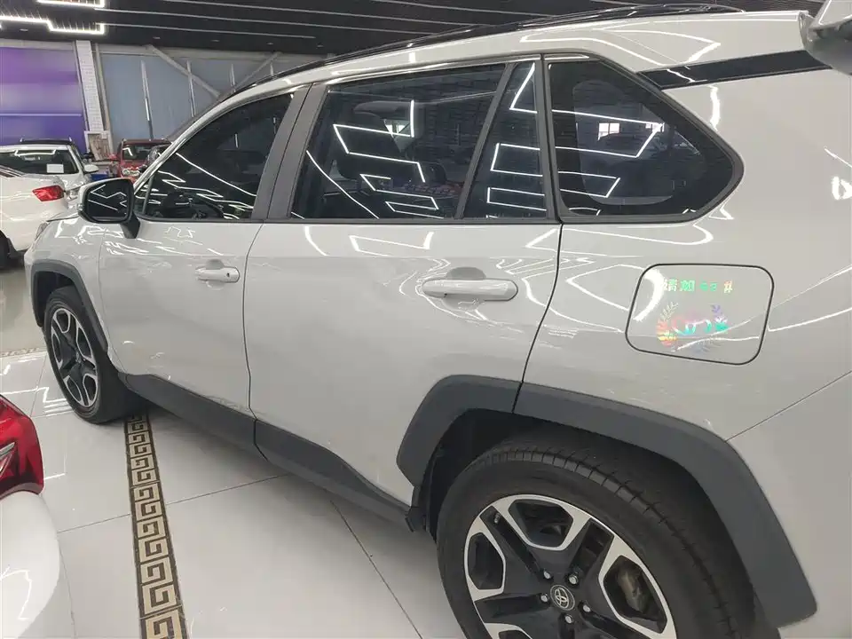 Toyota RAV4 Rongfang