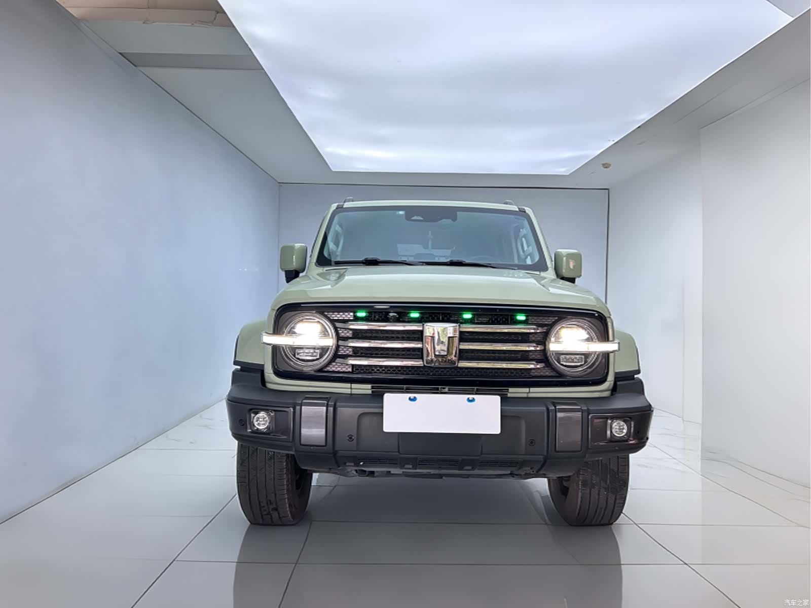 Tank 300, 2023 2