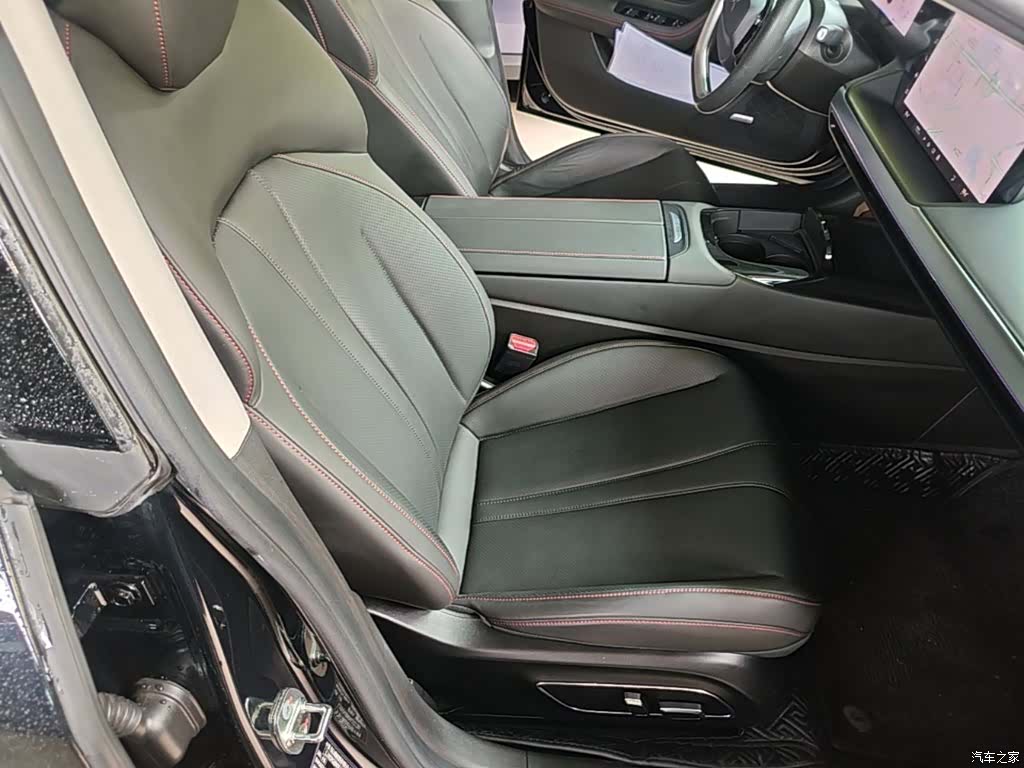 Xpeng P7, 2022 25