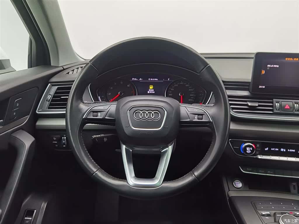 Audi Q5L, 2018 11