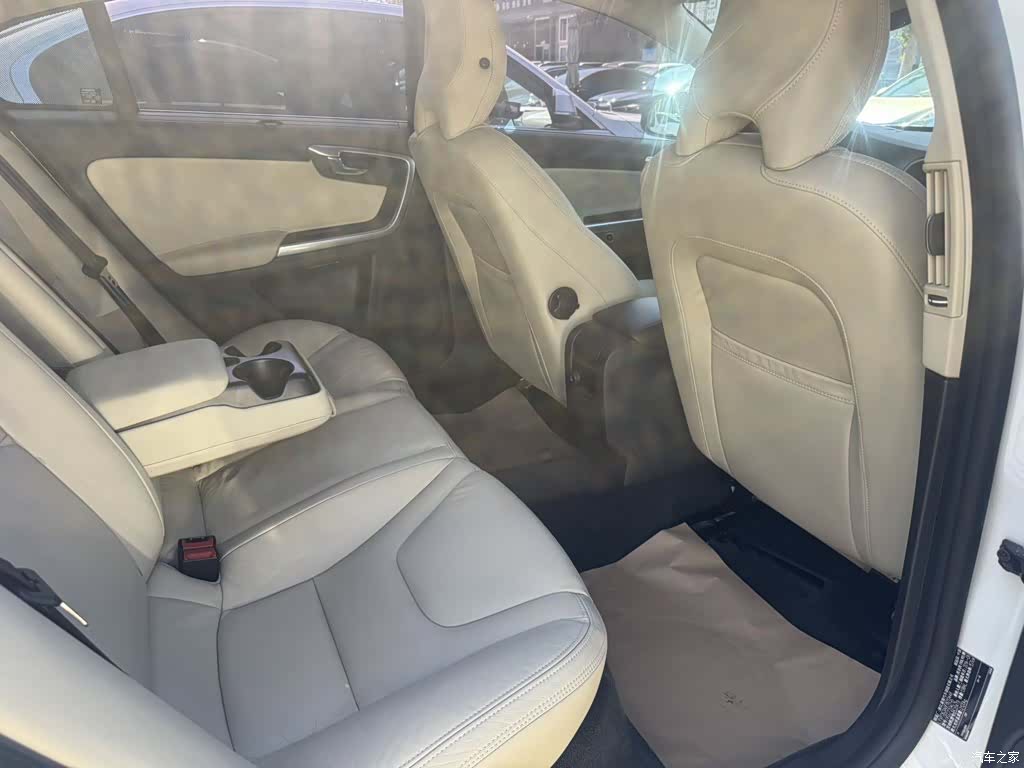 Volvo S60, 2014 8