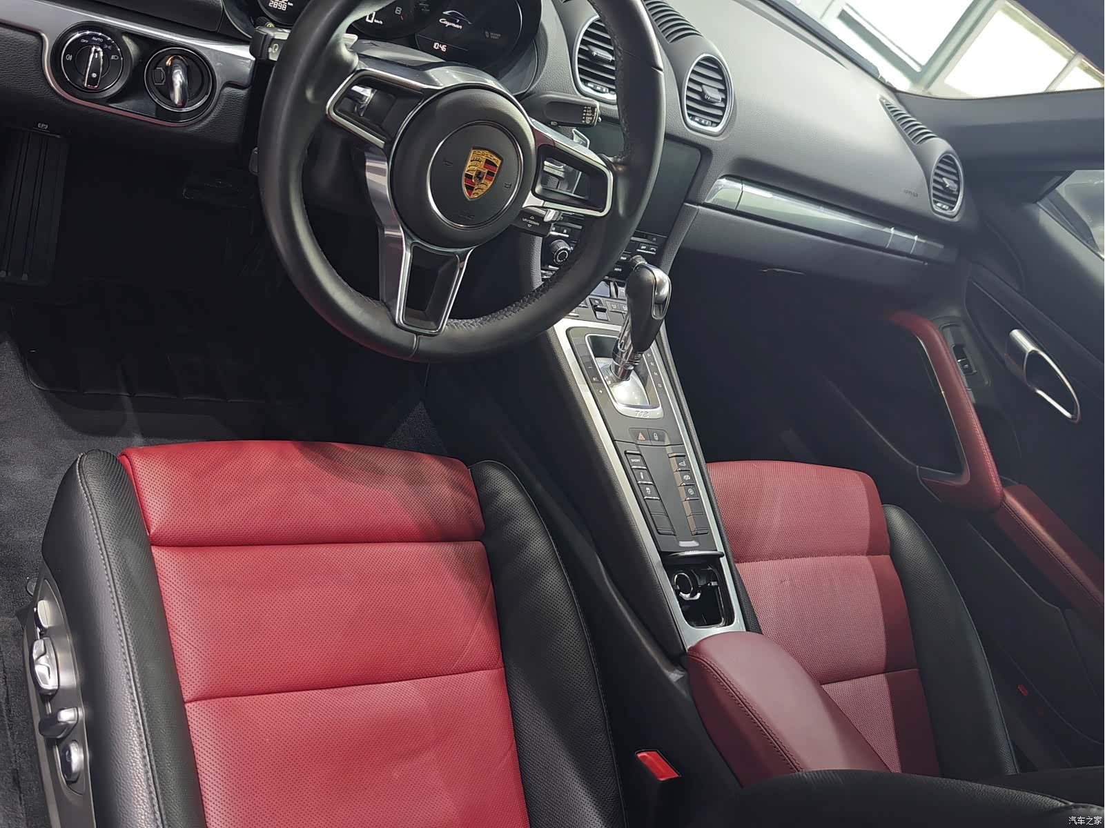 Porsche Cayman, 2018 4