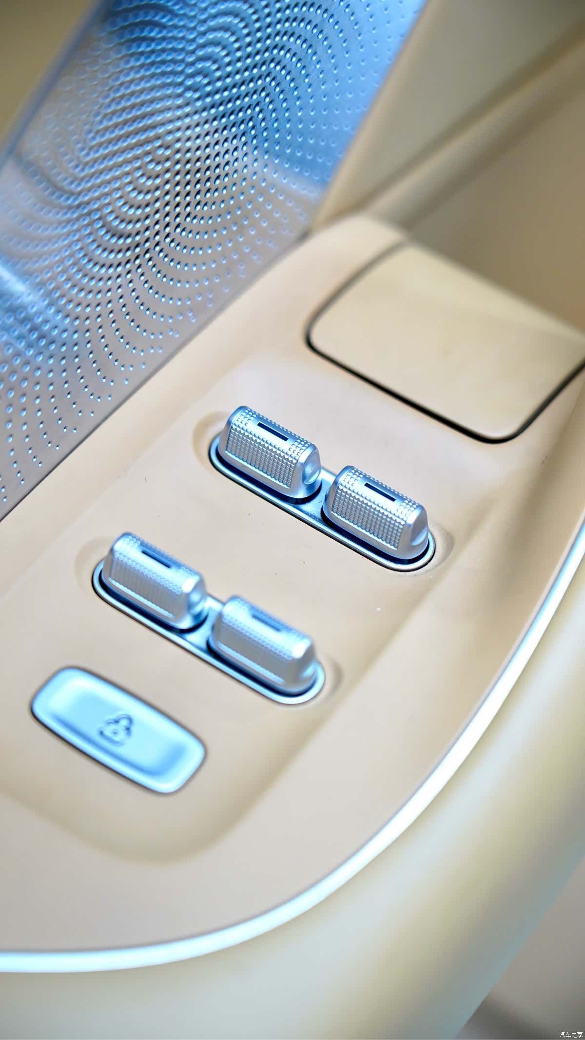 Luxeed R7, 2025 10