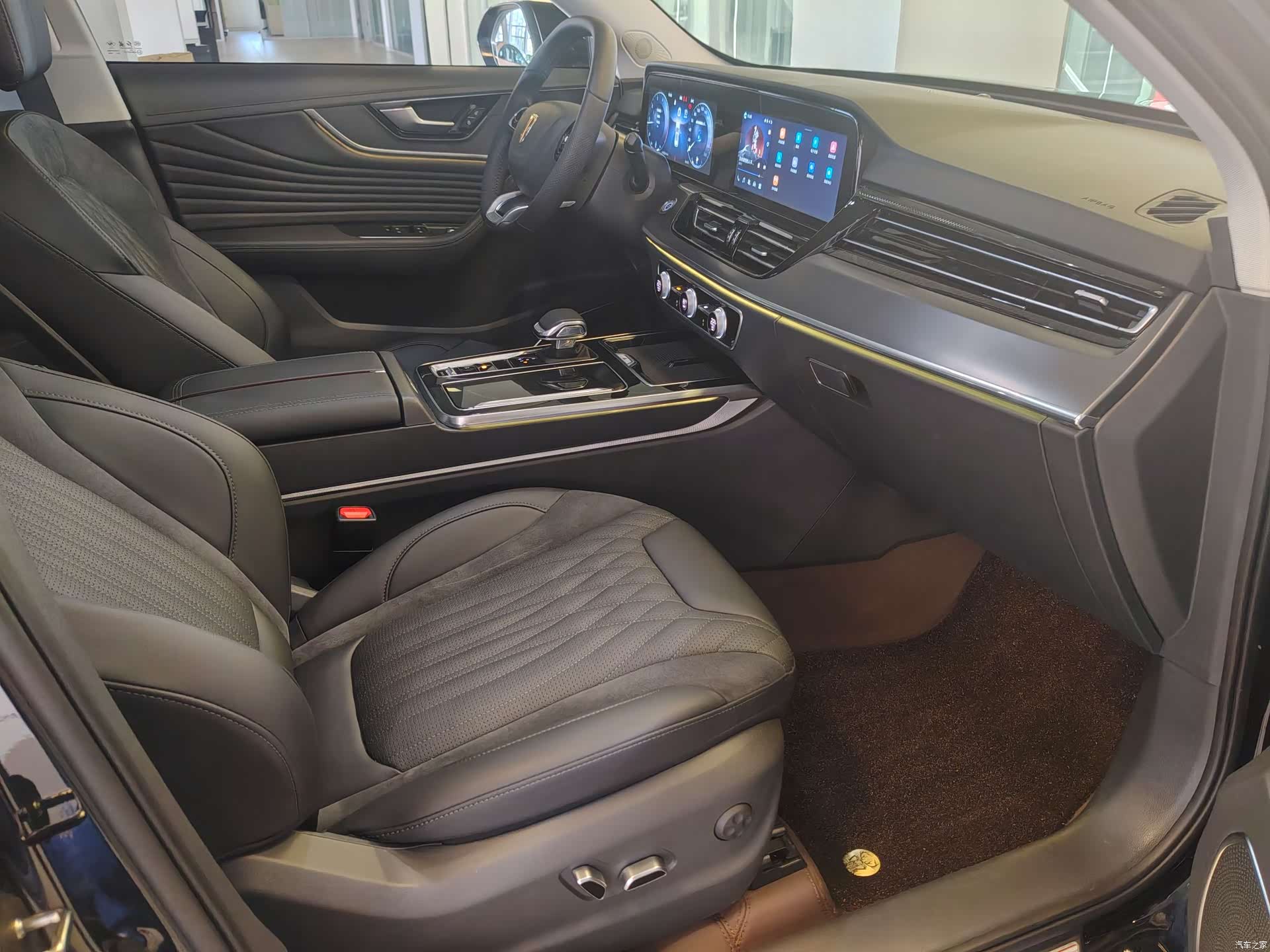 Hongqi HS5, 2024 38