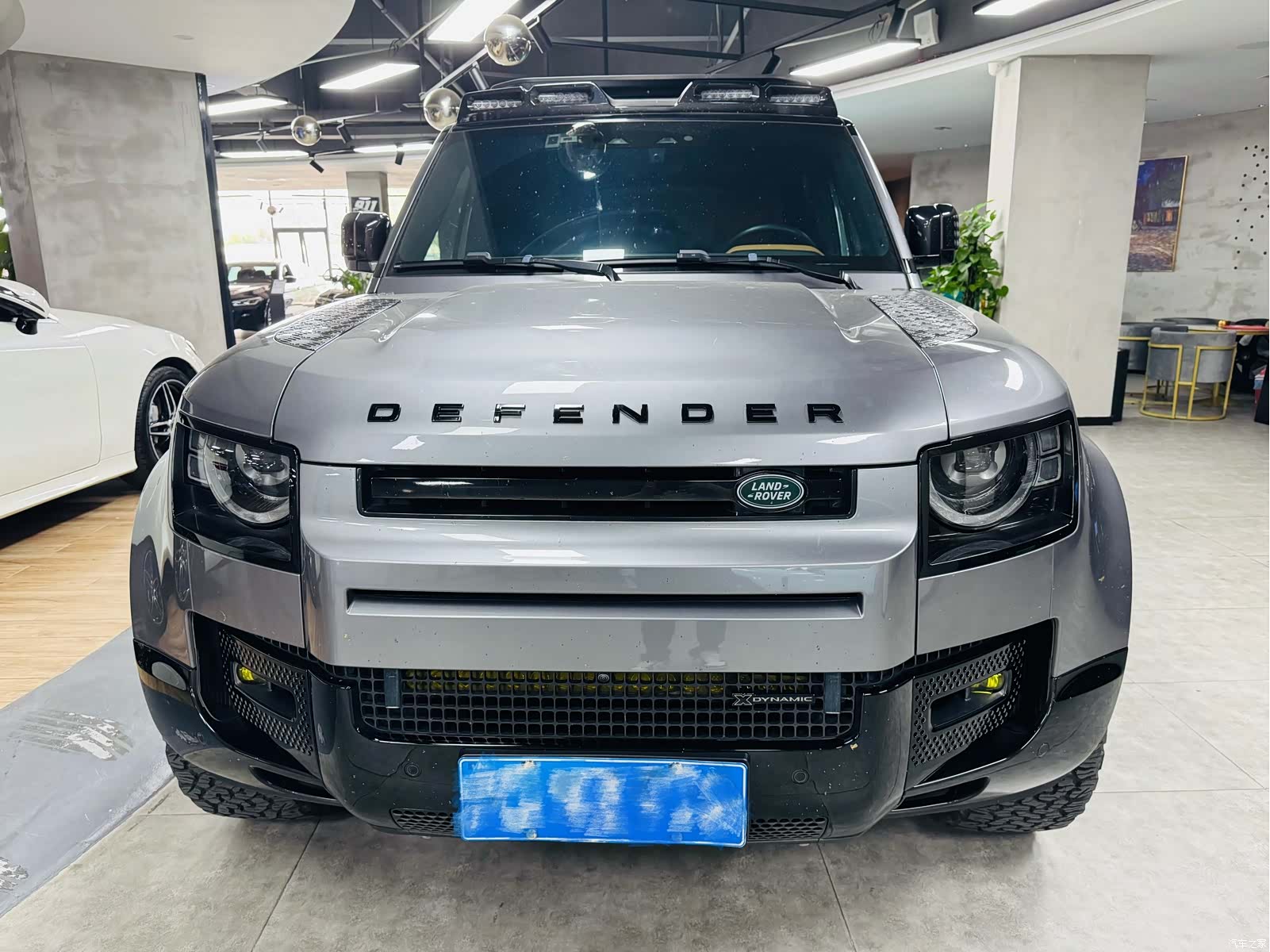 Land Rover Defender, 2023 2
