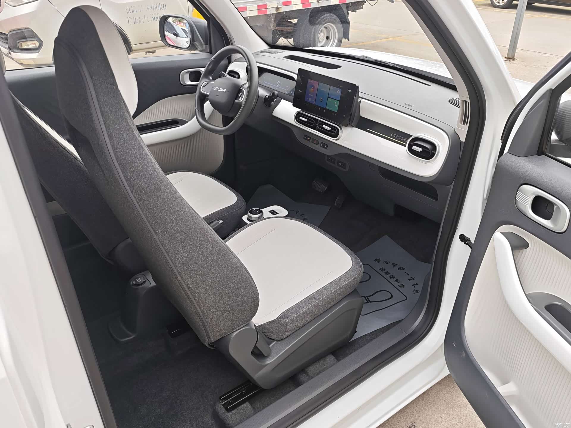 Geely Panda, 2025 4