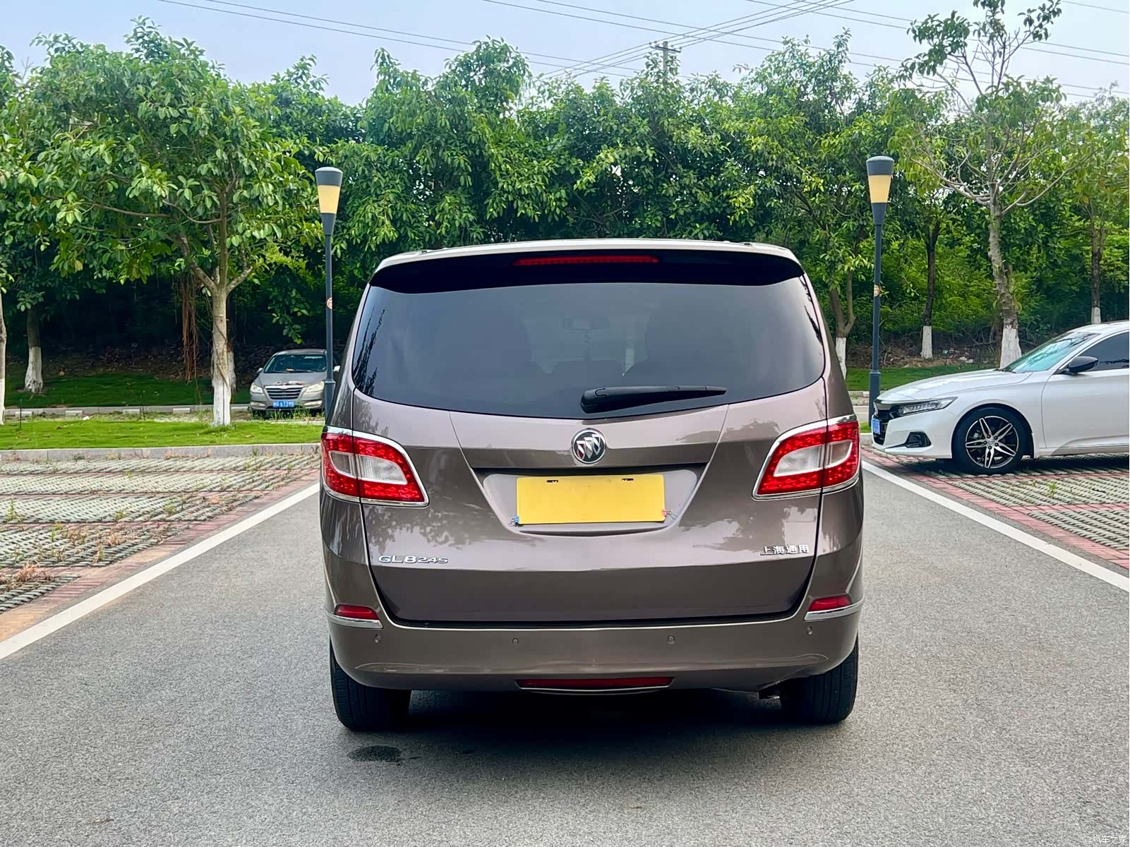 Buick GL8, 2013 6