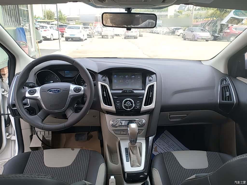 Ford Focus, 2015 10