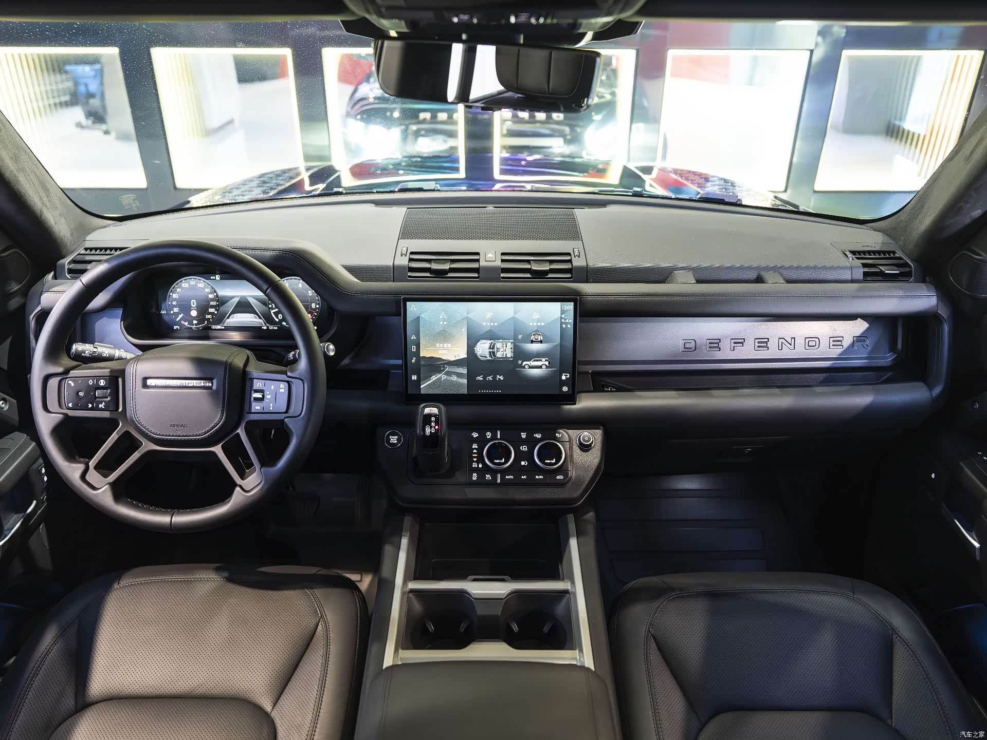 Land Rover Defender, 2025 24