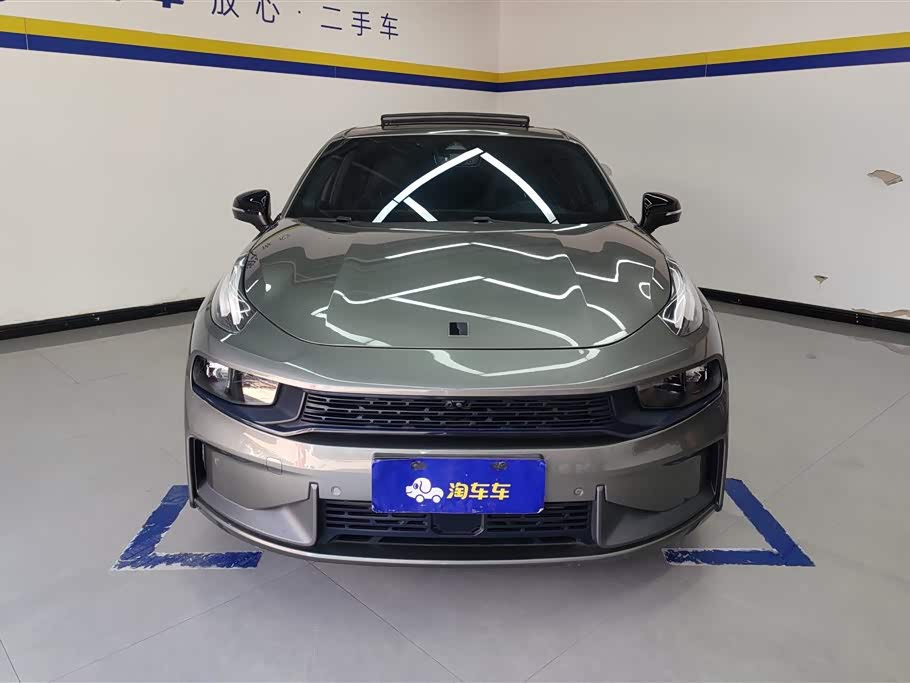 Lynk & Co 03