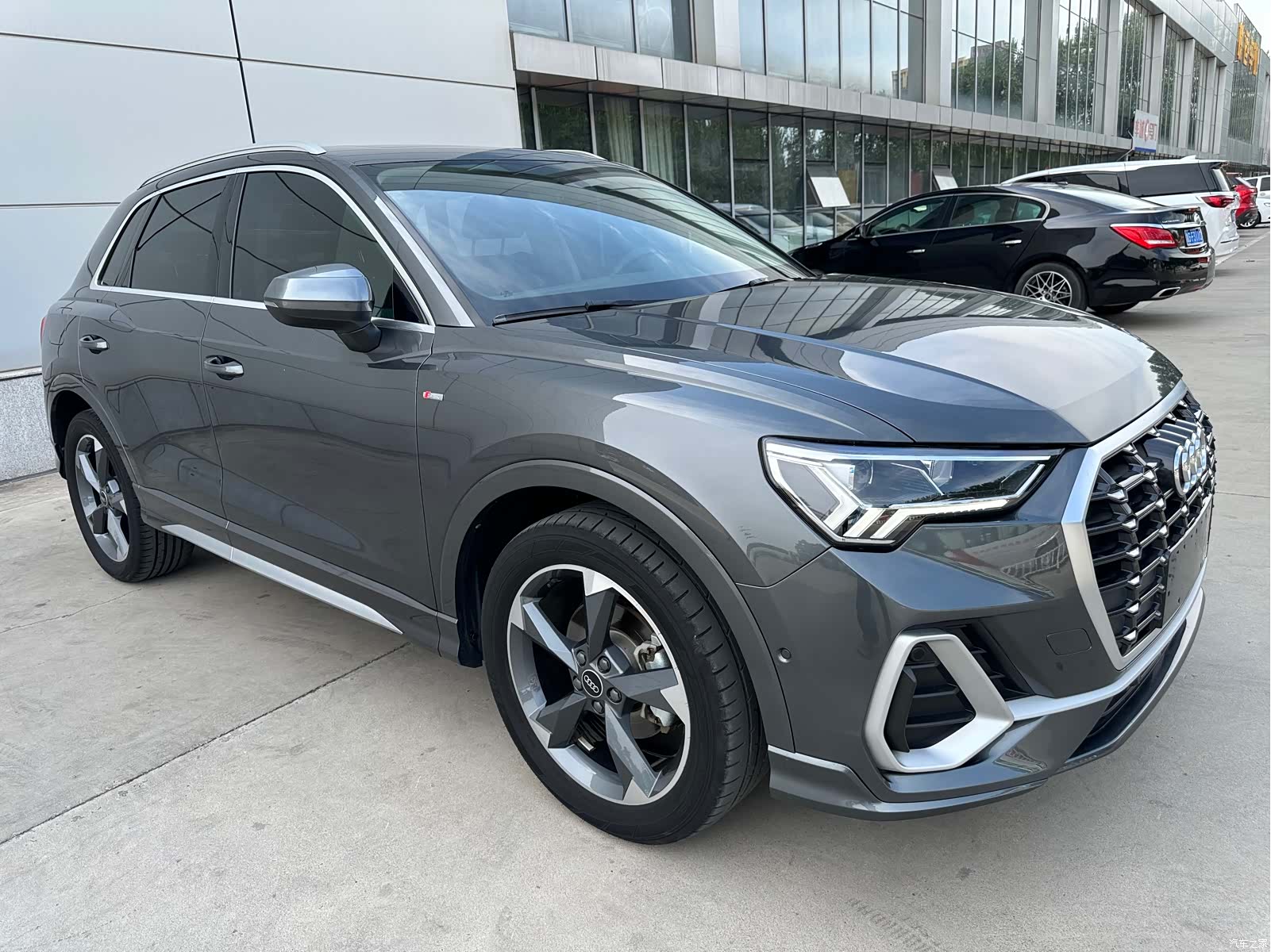 Audi Q3, 2023 3