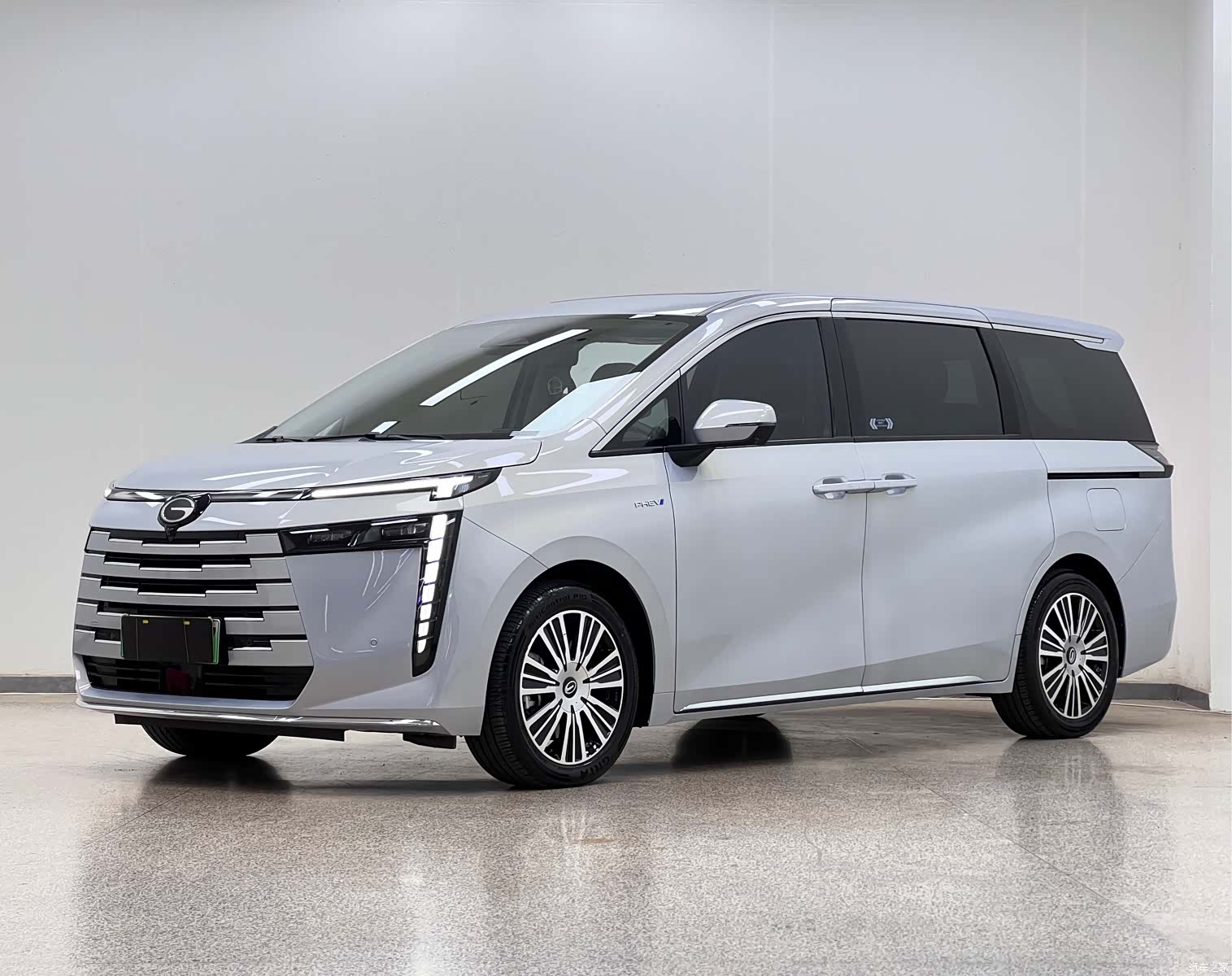 Trumpchi E8, 2024 1
