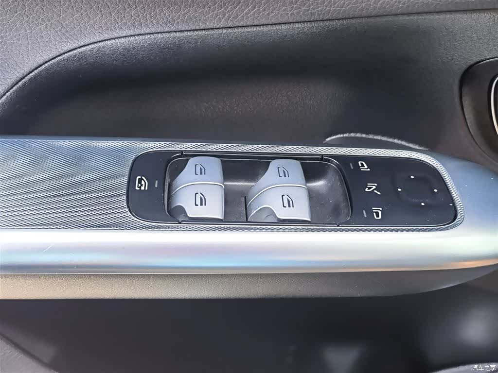 Mercedes-Benz GLC, 2023 34