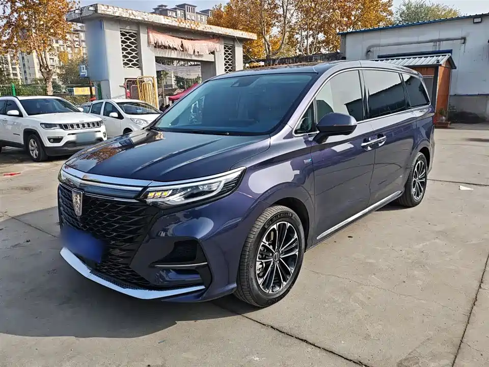 Roewe iMAX8
