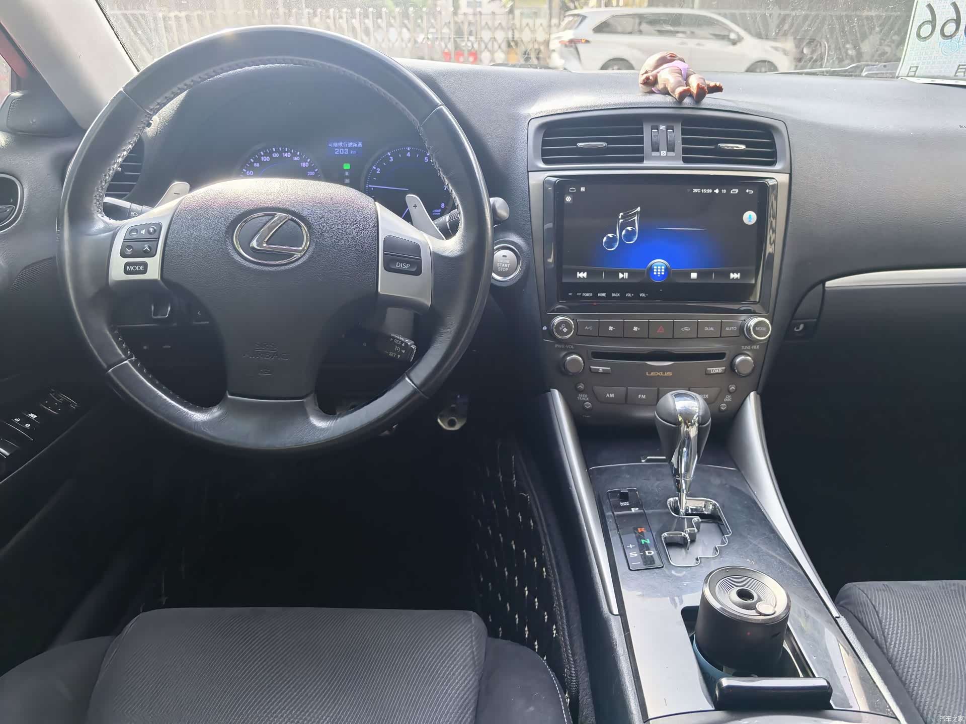Lexus IS, 2011 8