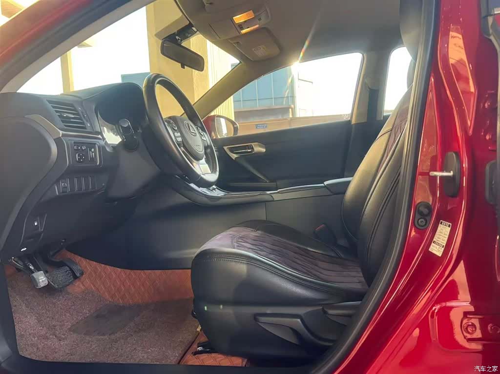 Lexus CT, 2018 все фото