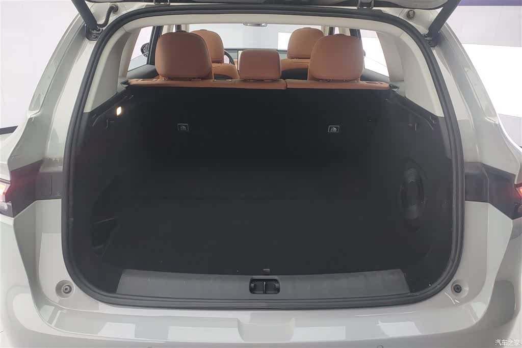 Leapmotor C10, 2025 4