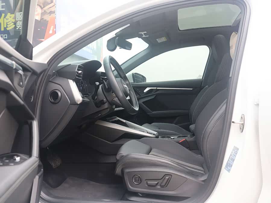Audi A3 2023, фото 7