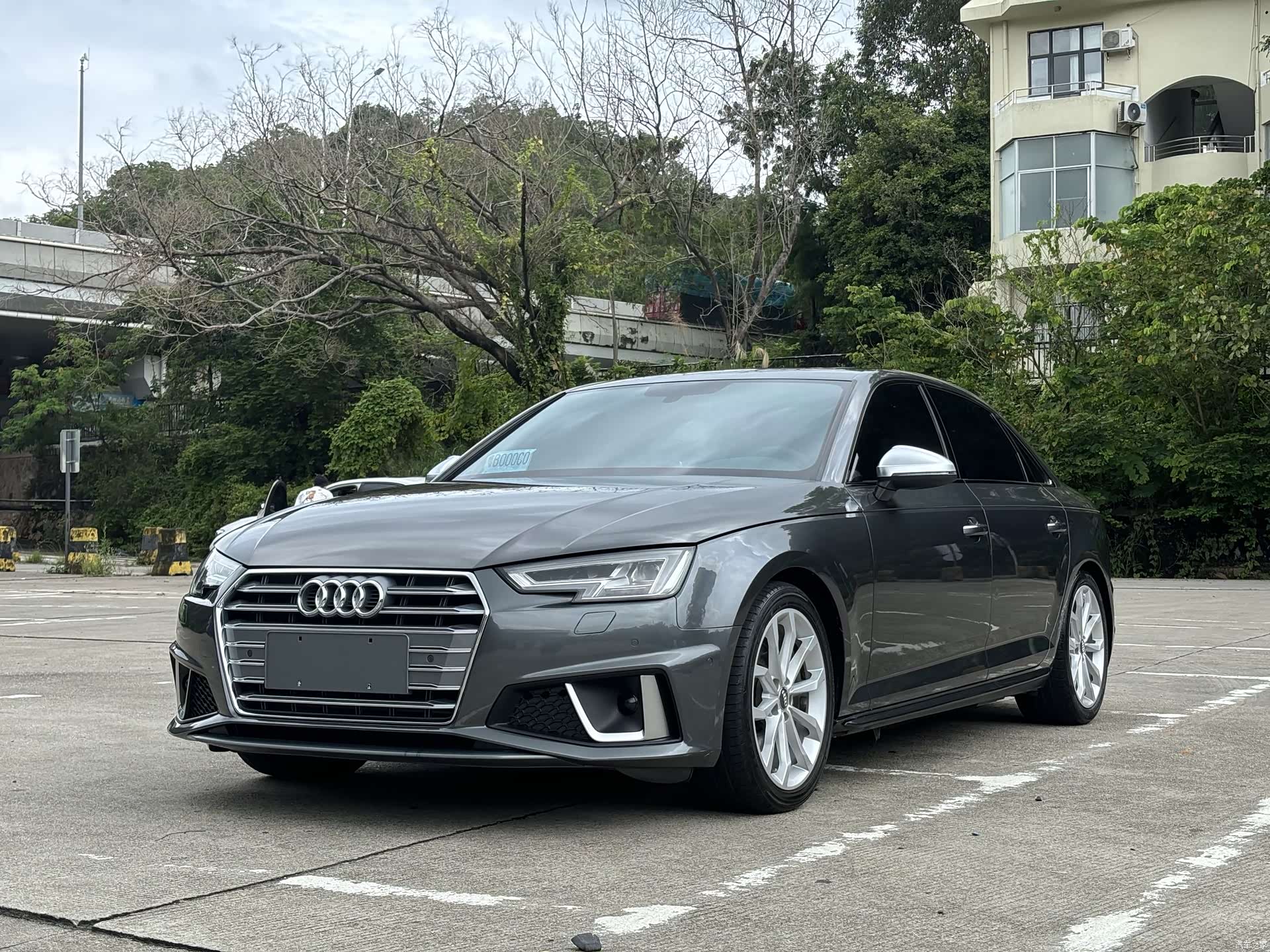 Audi A4L, 2019 1