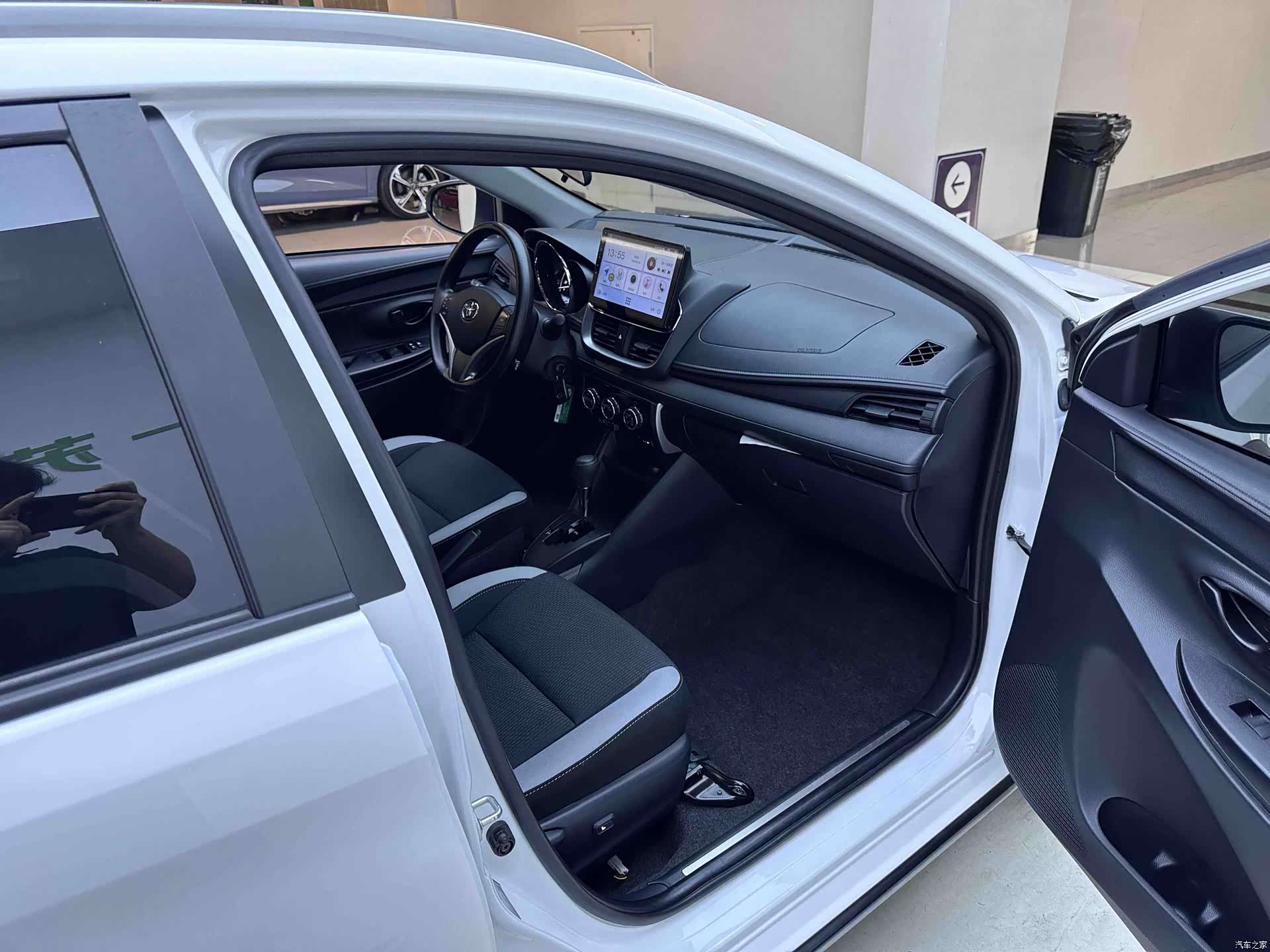 Toyota YARiS L, 2023 11