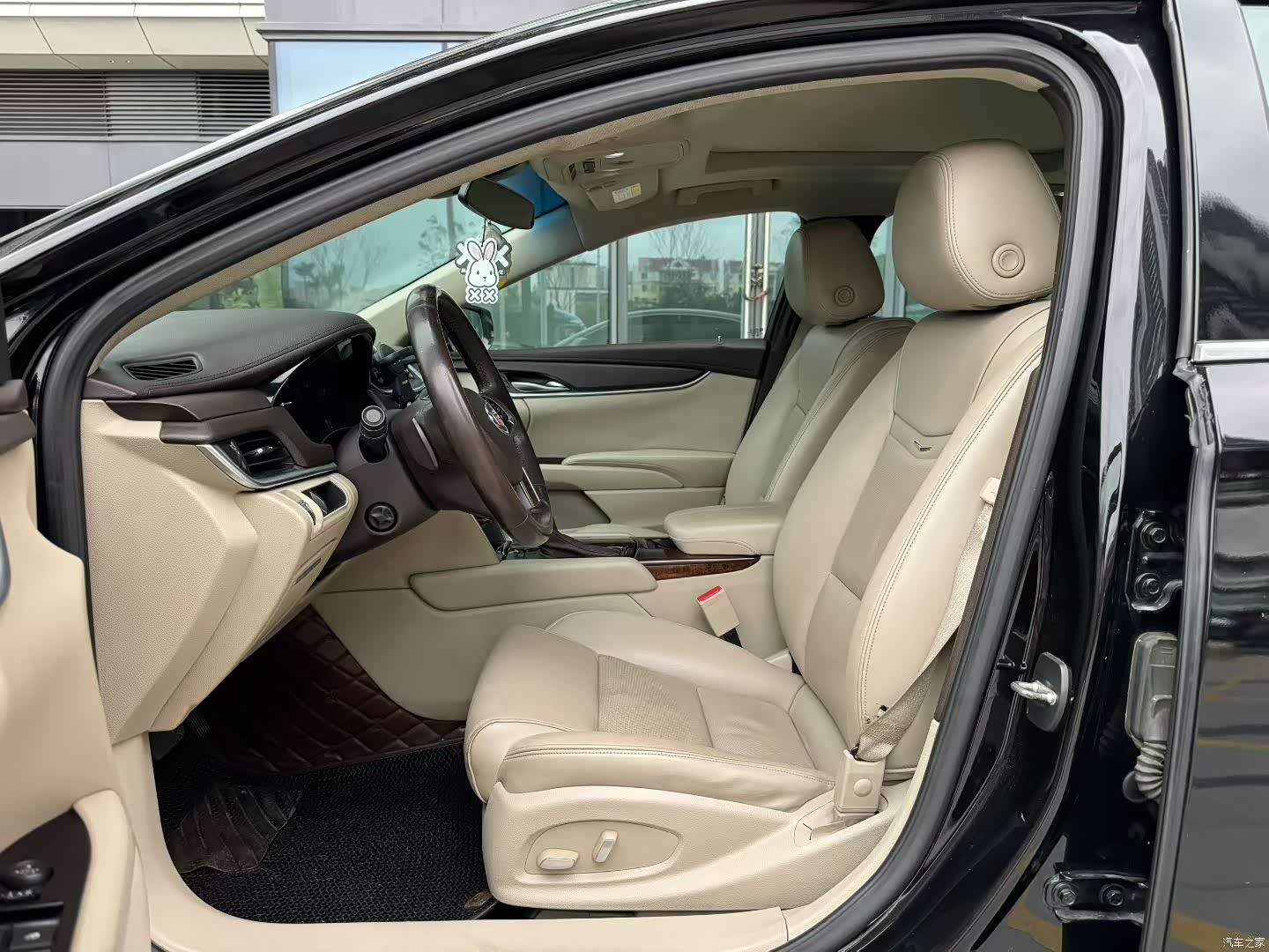 Cadillac XTS, 2015 4