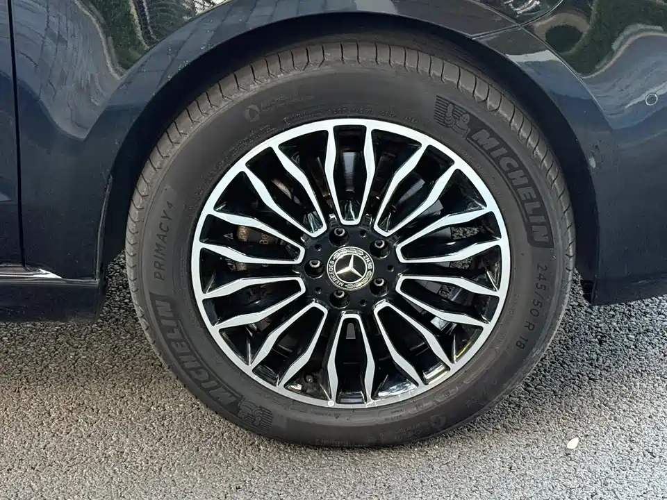 Mercedes-Benz V-class