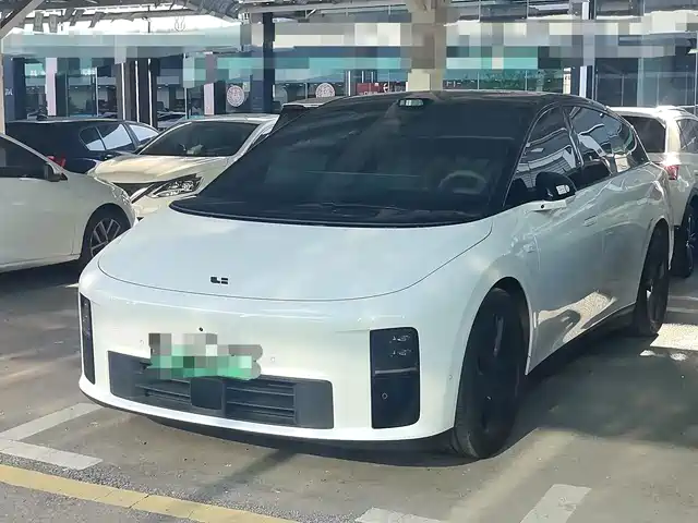Li Auto i6 2026 — купить из Китая под заказ