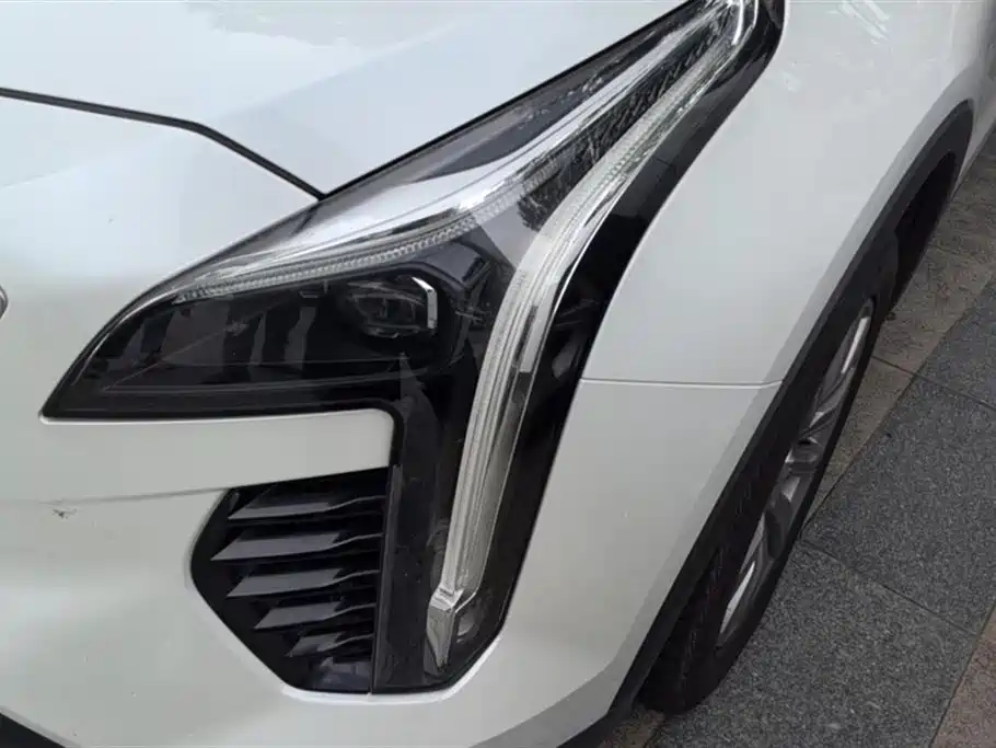 Cadillac XT4