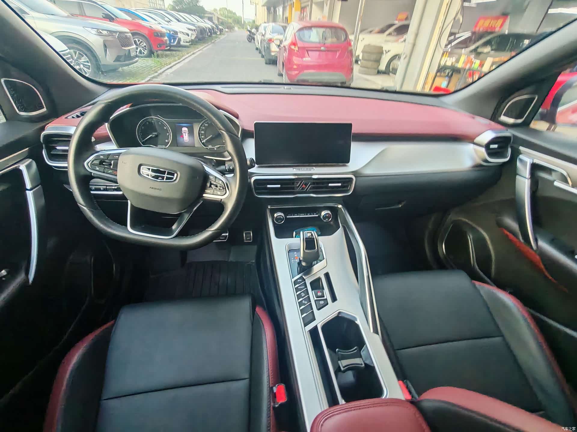 Geely Coolray, 2021 9