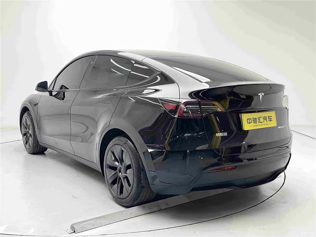 Tesla Model Y, 2024 11