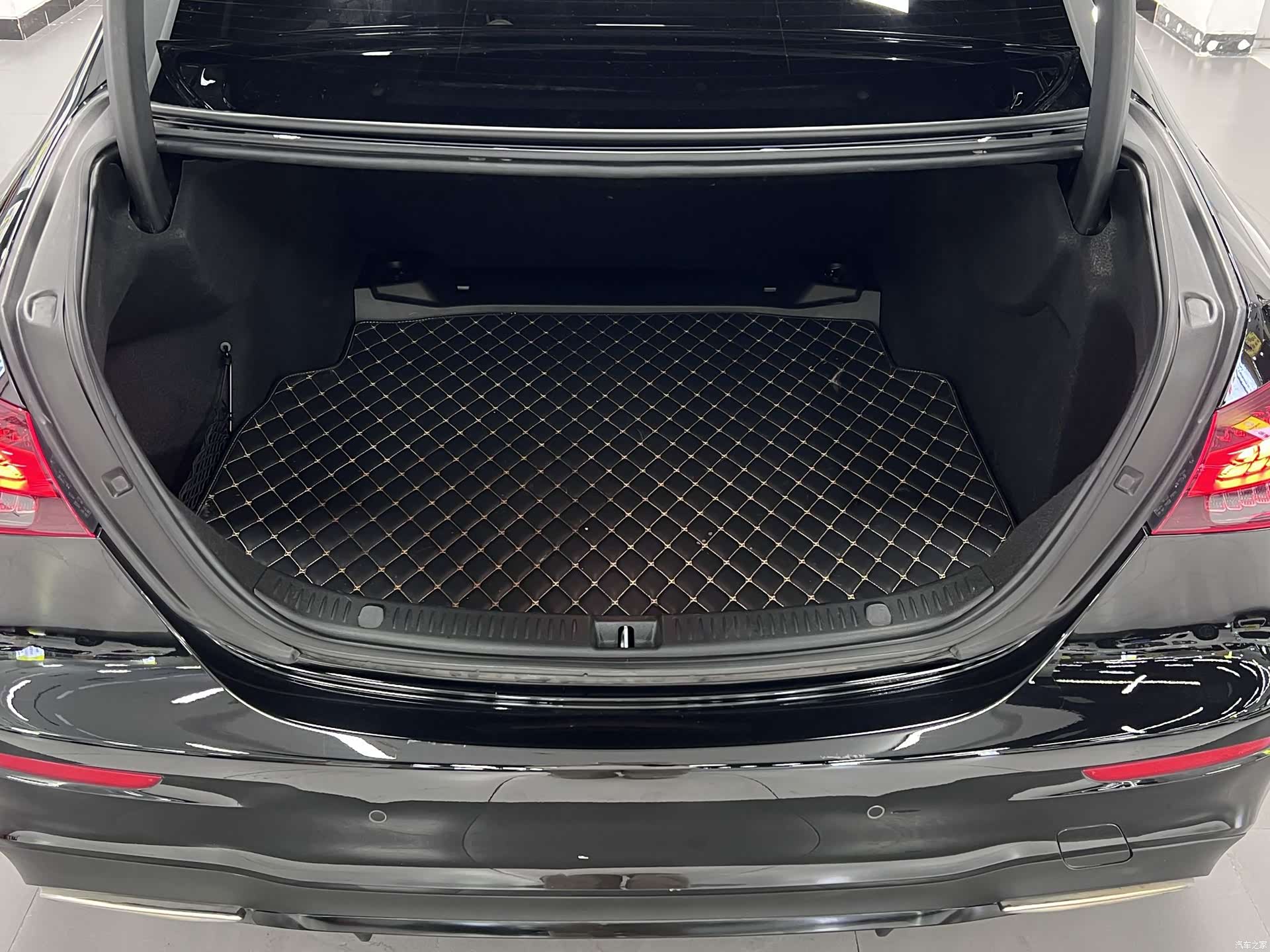 Mercedes-Benz E-Class, 2021 10