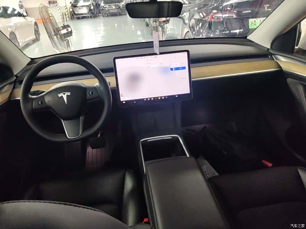 Tesla Model Y, 2021 10