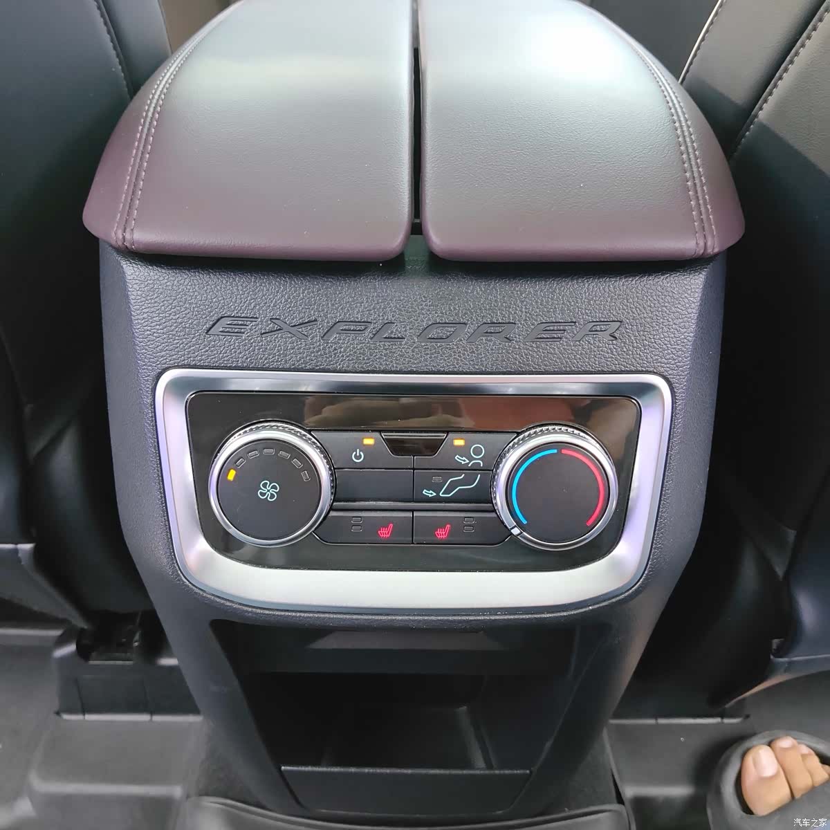 Ford Explorer, 2022 21