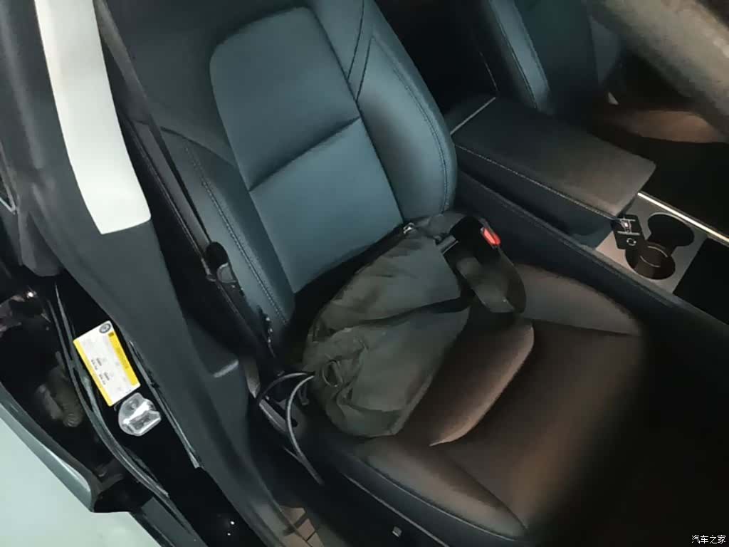 Tesla Model 3, 2023 25