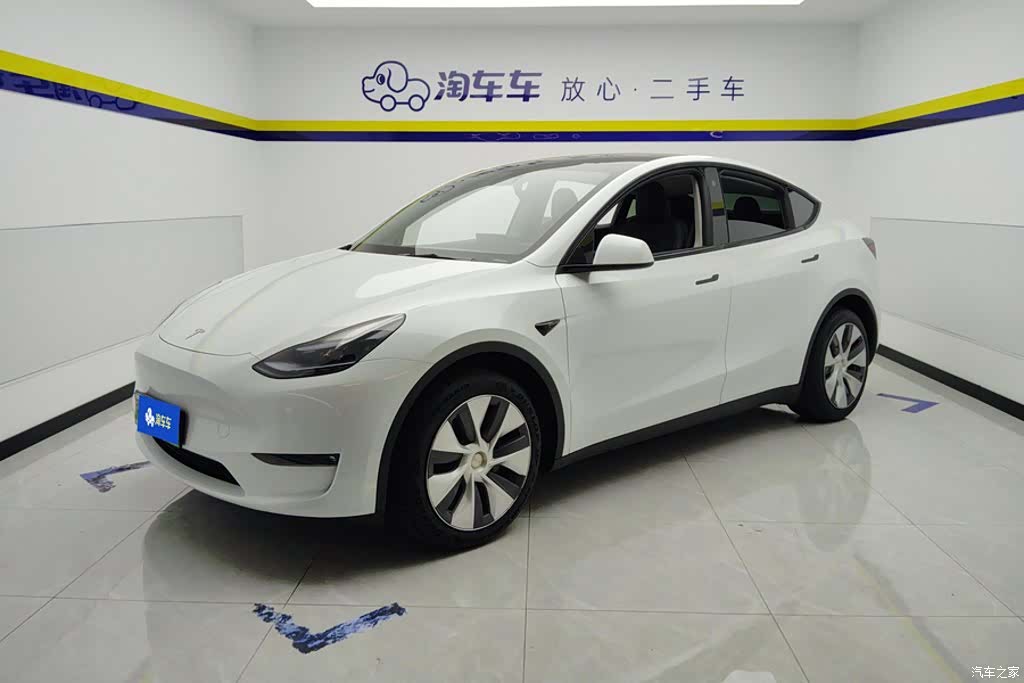 Tesla Model Y, 2023 1