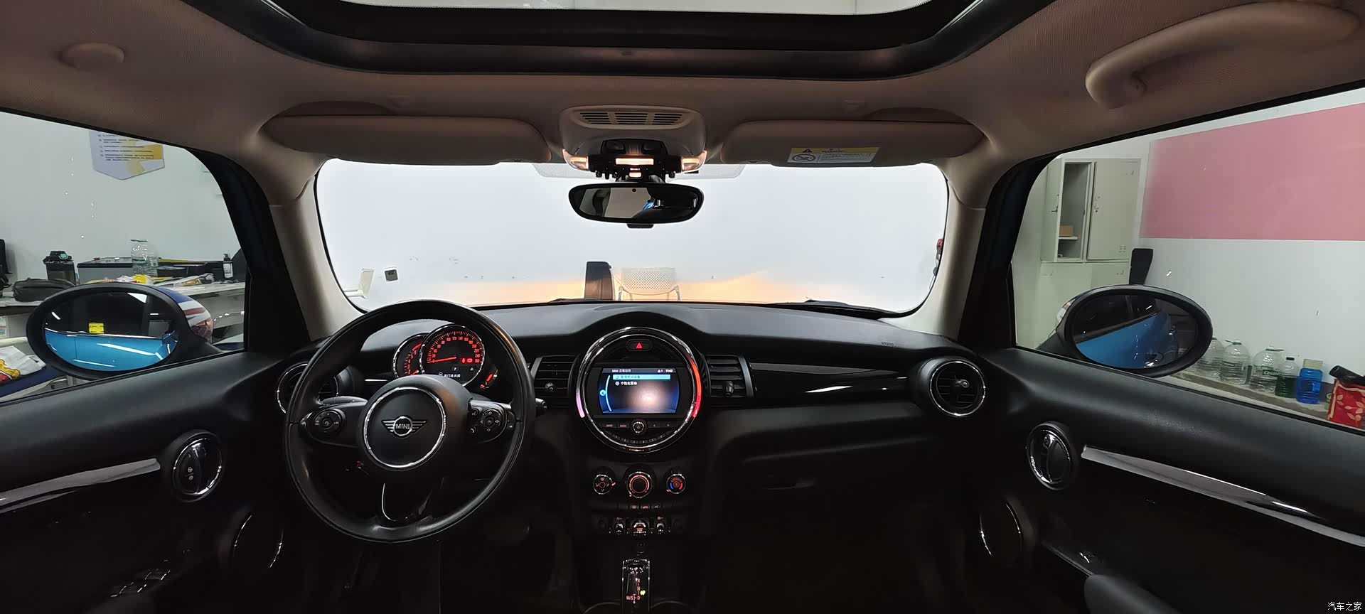 Mini ONE, 2019 12