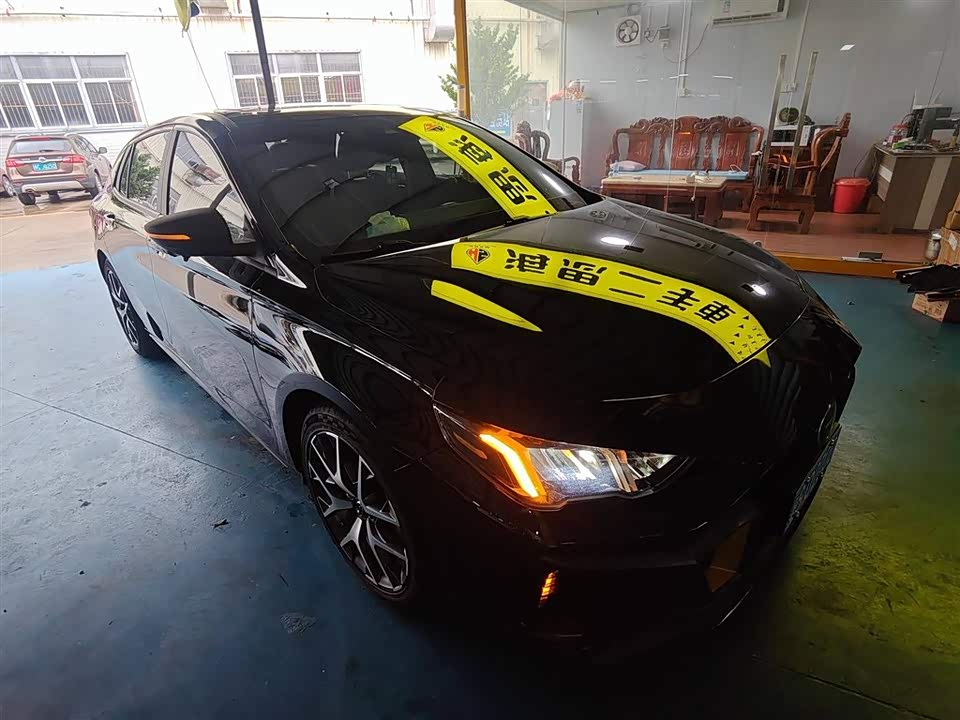 Trumpchi Shadow Leopard