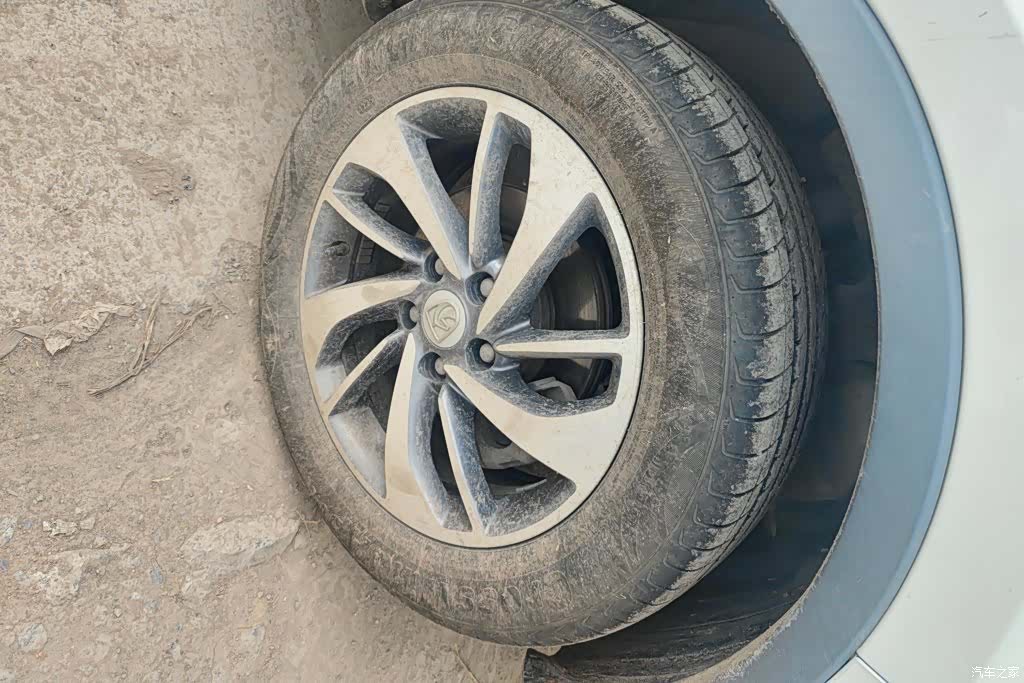 Wuling 560, 2017 6