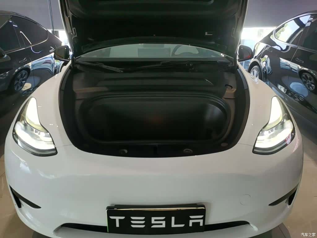 Tesla Model Y, 2022 20