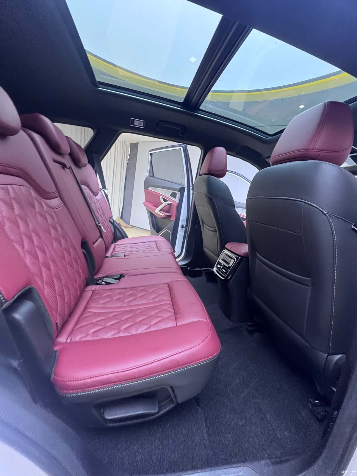 Jetour X70, 2023 10