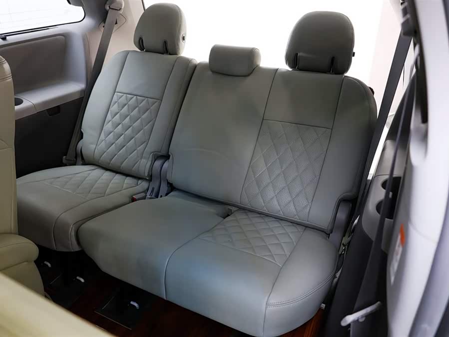Toyota SIENNA 2017, фото 30