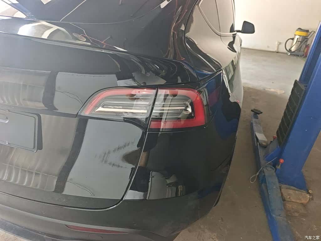 Tesla Model Y, 2023 8