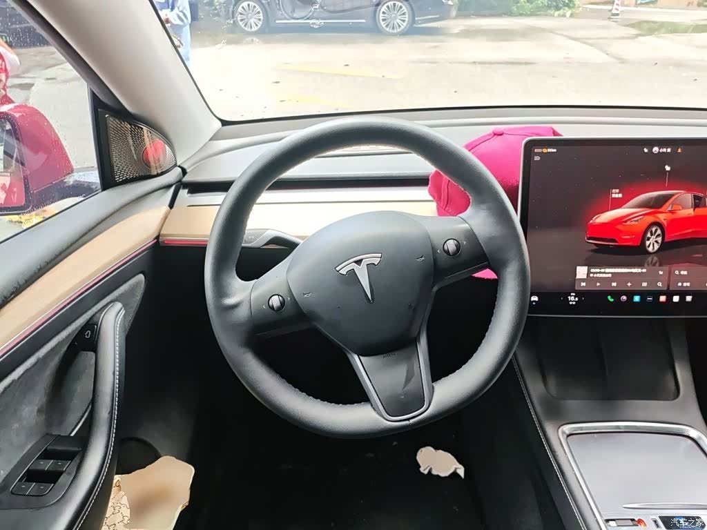 Tesla Model Y, 2023 7
