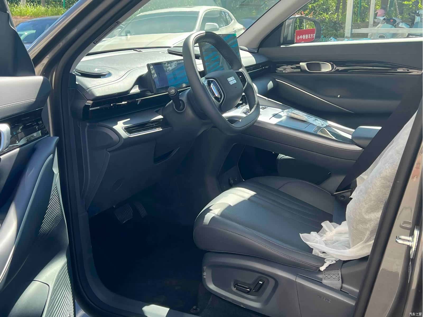 Geely Galaxy E5, 2026 11