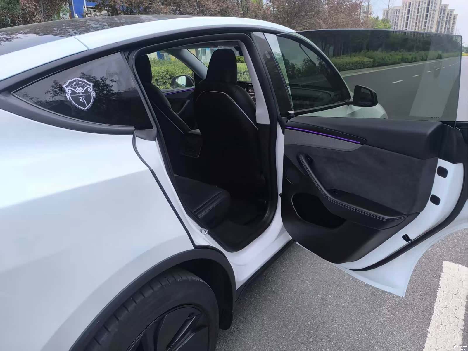 Tesla Model Y, 2025 10