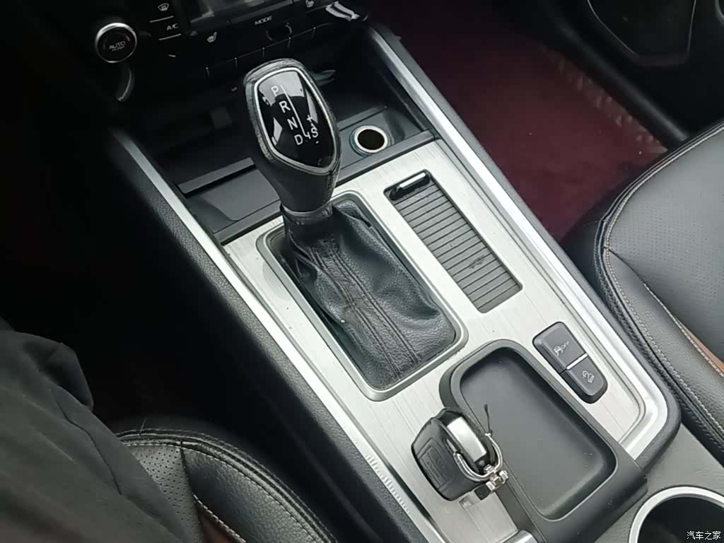 Geely X6, 2016 14
