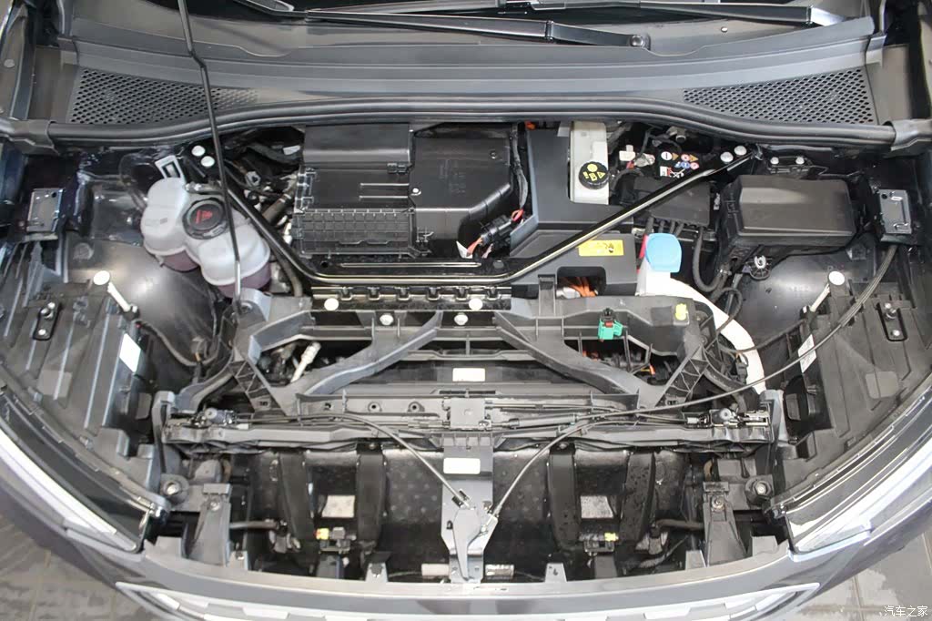 Audi Q4 e-tron, 2025 14